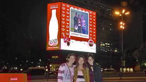 case_coca_cola_smile_06