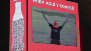 case_coca_cola_smile_07